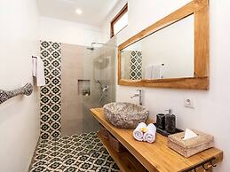 Villa Umara Seminyak Sun, Sand & Style: 5-min Walk to Beach!