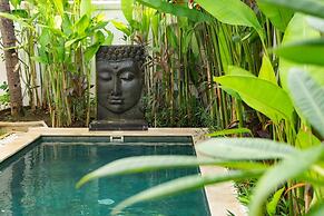 Villa Umara Seminyak Sun, Sand & Style: 5-min Walk to Beach!