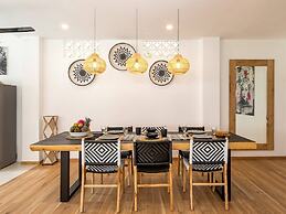 Villa Umara Seminyak Sun, Sand & Style: 5-min Walk to Beach!