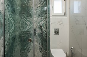 Alexia Seaview Apartments