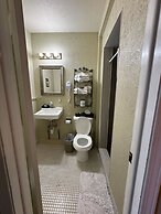 Carlton Marion Inn