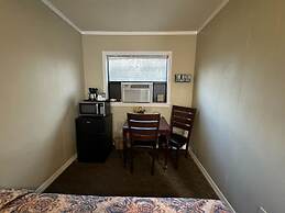 Carlton Marion Inn