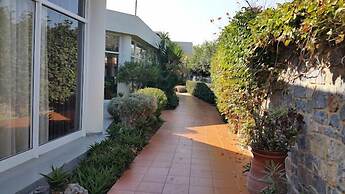 Creteco Hotel & Suites