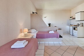 Creteco Hotel & Suites