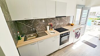 The Lemon Tree Hostel