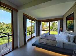 VILLA TAMARO BALI