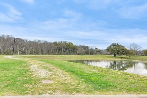 Lakefront Gem on 32-acre Lot in Angleton!