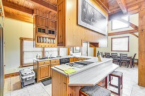 Lakefront Gem on 32-acre Lot in Angleton!