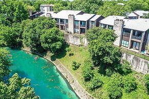 Cw C113 Comal Vista 3 Bedroom Condo by RedAwning