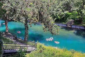 Cw C113 Comal Vista 3 Bedroom Condo by RedAwning