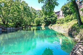 Cw C113 Comal Vista 3 Bedroom Condo by RedAwning