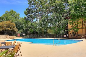 Cw C113 Comal Vista 3 Bedroom Condo by RedAwning