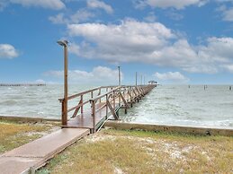 Adventure House Rryc17 2 Bedroom Condo by RedAwning