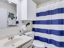 Adventure House Rryc17 2 Bedroom Condo by RedAwning