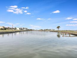 Adventure House Rryc17 2 Bedroom Condo by RedAwning