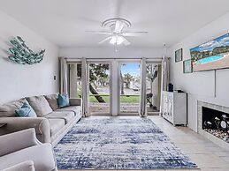 Adventure House Rryc17 2 Bedroom Condo by RedAwning