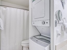 Adventure House Rryc17 2 Bedroom Condo by RedAwning