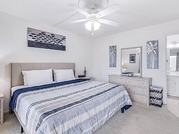 Adventure House Rryc17 2 Bedroom Condo by RedAwning