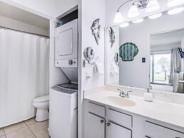 Adventure House Rryc17 2 Bedroom Condo by RedAwning