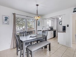 Adventure House Rryc17 2 Bedroom Condo by RedAwning