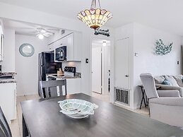 Adventure House Rryc17 2 Bedroom Condo by RedAwning