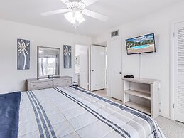 Adventure House Rryc17 2 Bedroom Condo by RedAwning