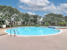 Adventure House Rryc17 2 Bedroom Condo by RedAwning