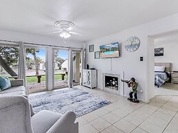 Adventure House Rryc17 2 Bedroom Condo by RedAwning