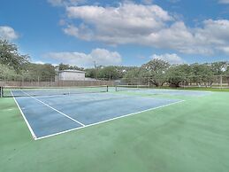 Adventure House Rryc17 2 Bedroom Condo by RedAwning