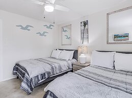 Adventure House Rryc17 2 Bedroom Condo by RedAwning