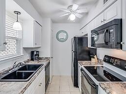 Adventure House Rryc17 2 Bedroom Condo by RedAwning