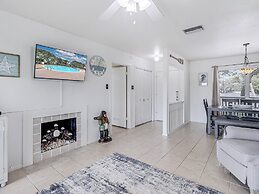 Adventure House Rryc17 2 Bedroom Condo by RedAwning