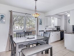 Adventure House Rryc17 2 Bedroom Condo by RedAwning