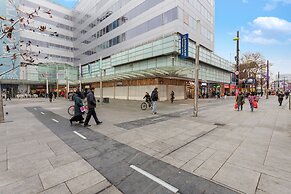 Central 1-bed Apartment in Slough Sleeps 3!