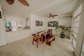 Luxury Cancun city life style