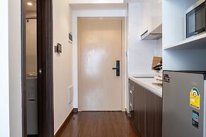 Agile Sky Residence Studio by SobenHomes