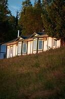 Renovated Chalet for Rent in Front of the Lake