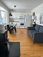 Renovated Chalet for Rent in Front of the Lake