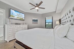 Charming 2bd/2ba w/ Bay View, Pool w/ Lazy River