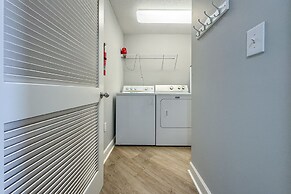 Charming 2bd/2ba w/ Bay View, Pool w/ Lazy River