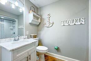 Charming 2bd/2ba w/ Bay View, Pool w/ Lazy River