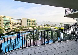 Charming 2bd/2ba w/ Bay View, Pool w/ Lazy River