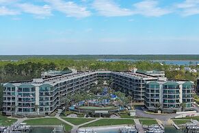 Charming 2bd/2ba w/ Bay View, Pool w/ Lazy River