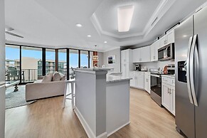 Charming 2bd/2ba w/ Bay View, Pool w/ Lazy River