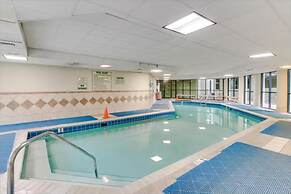 Charming 2bd/2ba w/ Bay View, Pool w/ Lazy River