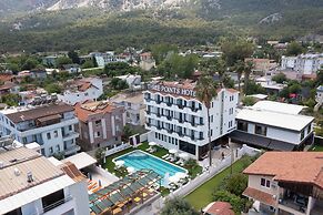 Three Points Hotel  (Non Alcoholic)