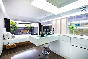 V Wanchai