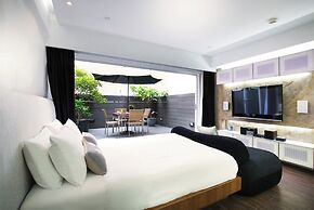 V Wanchai