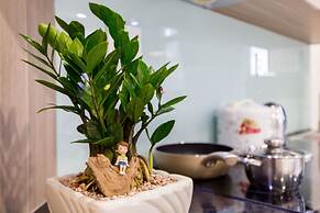 YOURS Apartment - Airport