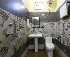 Vardan Hotel- Ayur Stay